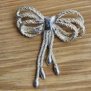 Vintage Silver Tone‎ Rope Bow And Tassels Pin Brooch